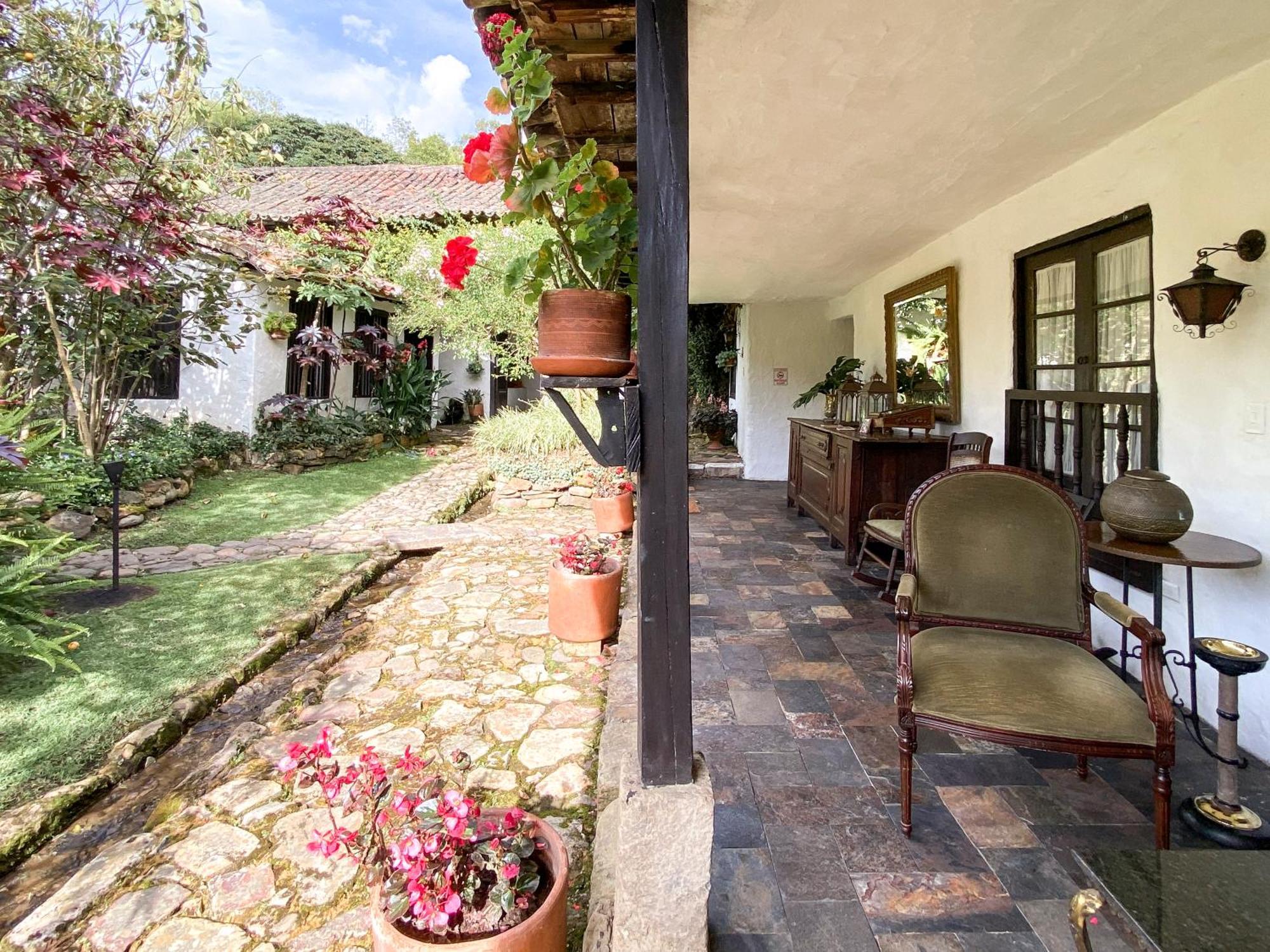 Hotel Hacienda Baza Tibana Exterior foto
